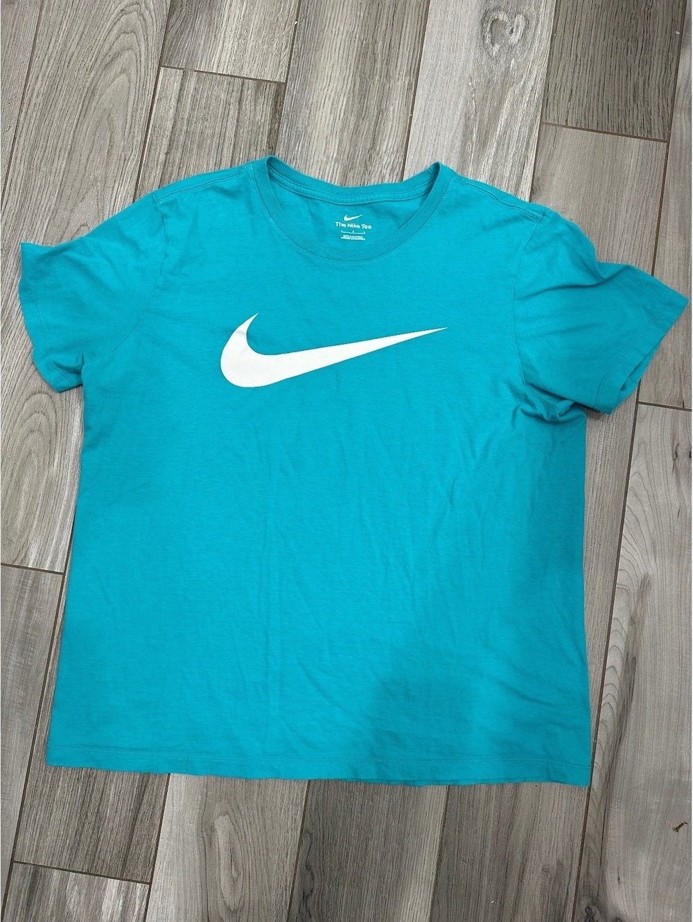 Nike The Nike Tee Men's Large Turquoise Cotton T-Shirt